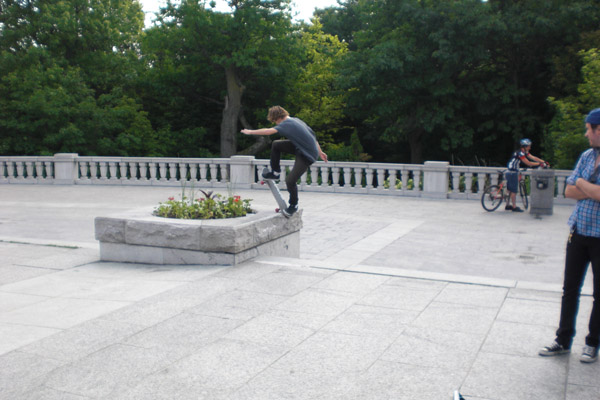 06-RileyFrontBlunt-600