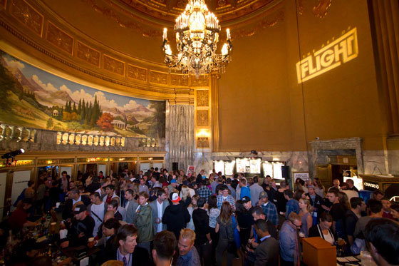 Guests-pack-the-theatre_560
