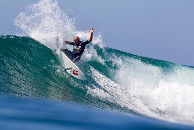 slater-trestles-action
