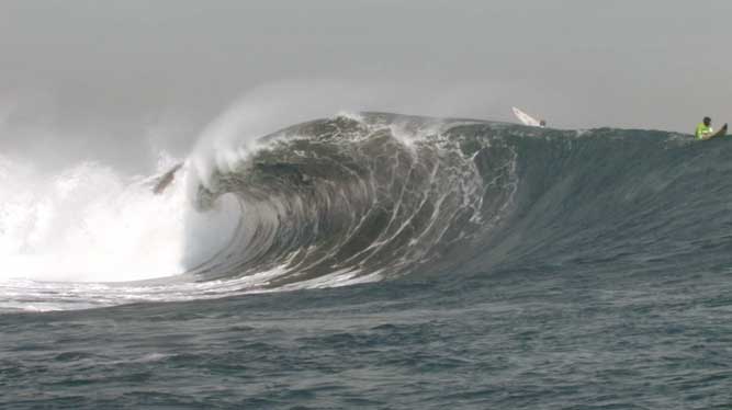 Punta de Lobos is barrel section is serious. Any takers?