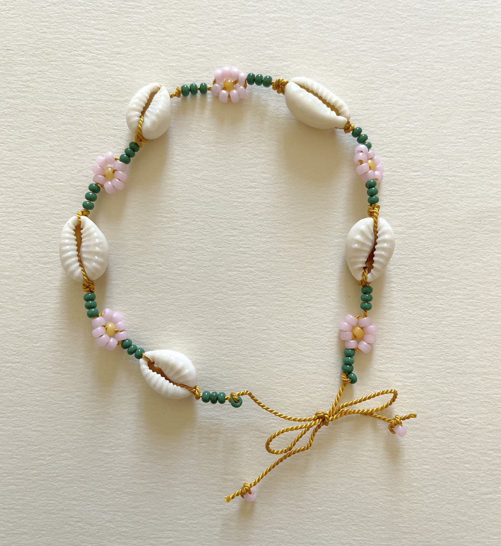 DIY Shell Beaded Daisy Bracelet