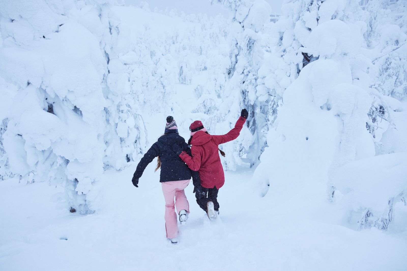 From Hawaii to Lapland with Mainei & Malu Kinimaka in ROXY WARMLink