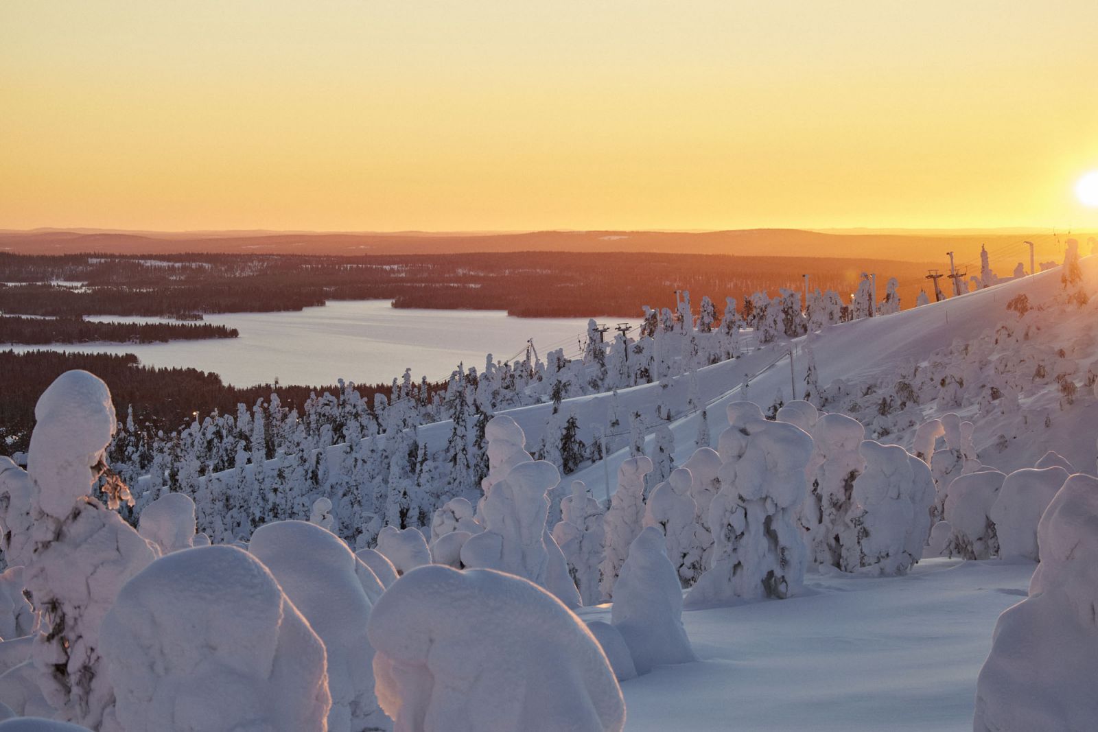 From Hawaii to Lapland with Mainei & Malu Kinimaka in ROXY WARMLink