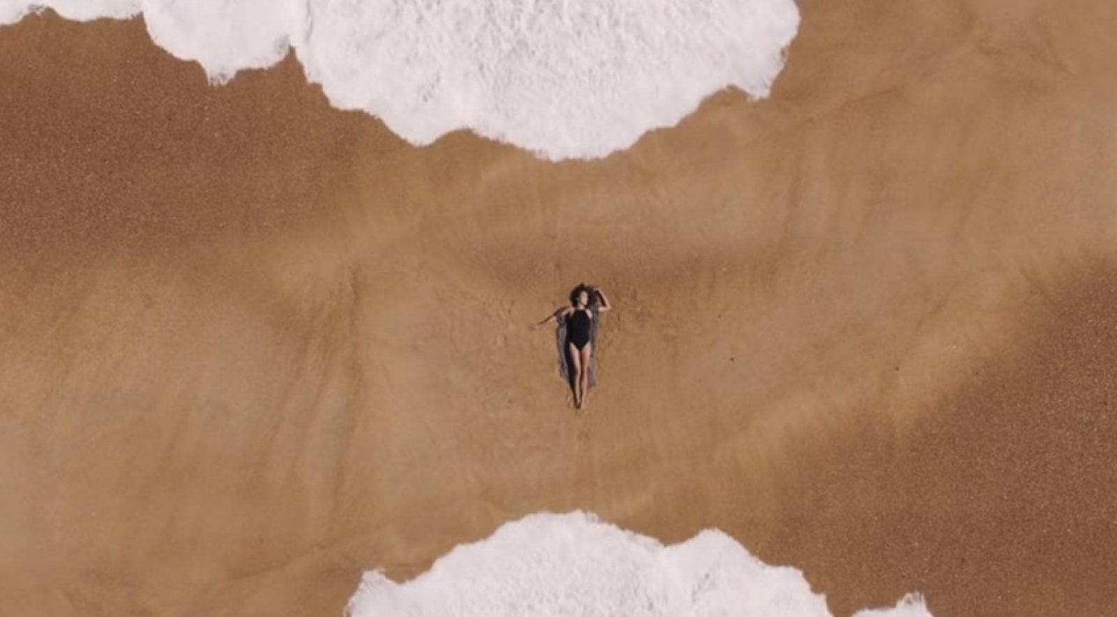 Justine Mauvin's Official Film Clip for 'Waterman'